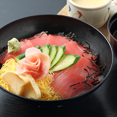 まぐろ丼